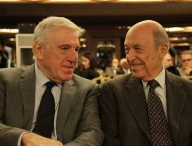 Οι 4 μυστικές συναντήσεις Σημίτη - Παπαντωνίου για τις φρεγάτες